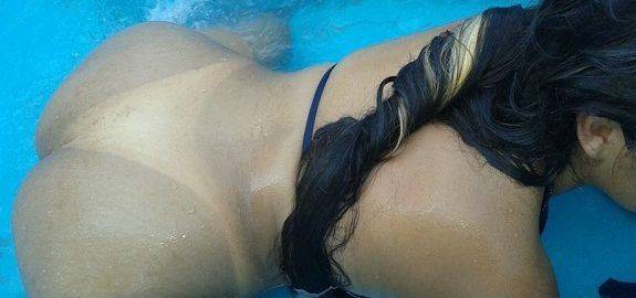 Fotos amadoras esposa nua na piscina
