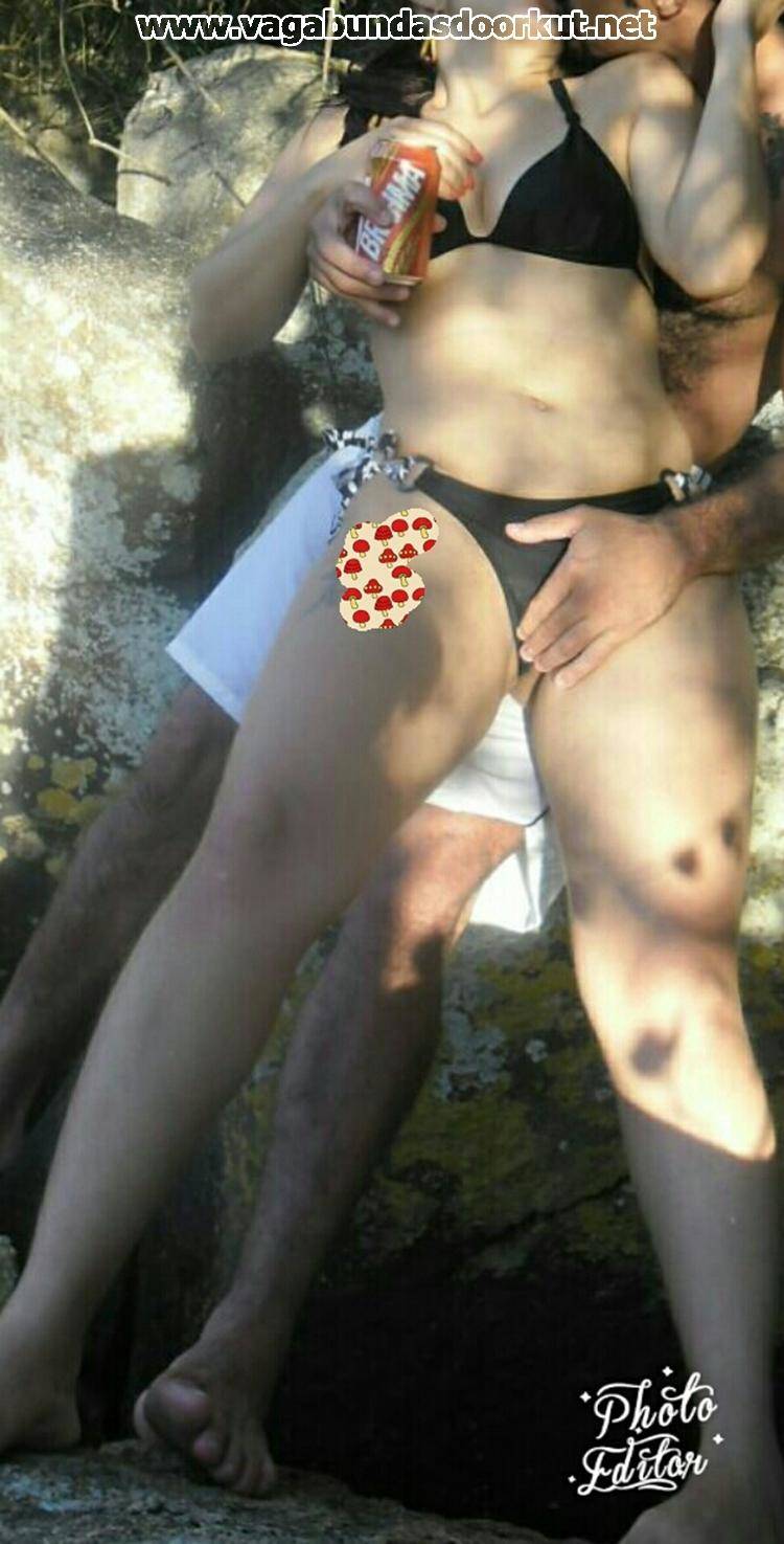 Esposa de corno trepando na cachoeira com o amante Vagabundas Do Orkut foto