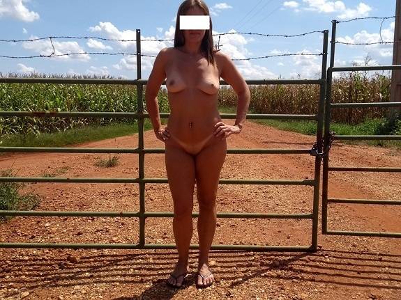 Raquel exibida fotos amadoras nua na fazenda